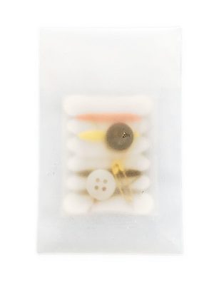 Light Pack швейный набор на картонке (набор цветных ниток, булавка, иголка, 2 пуговицы)