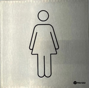Дверная табличка "Женский туалет" Merida Stella R металлическая матовая 20×20 см